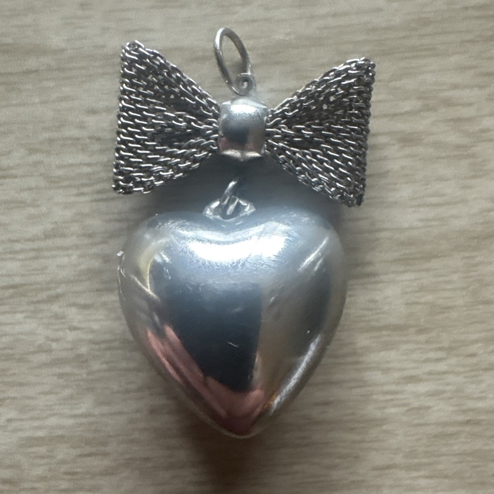 Vintage Silver Tone Puffy Heart Mesh Bow w/Dangling Heart Charm Necklace Pendant